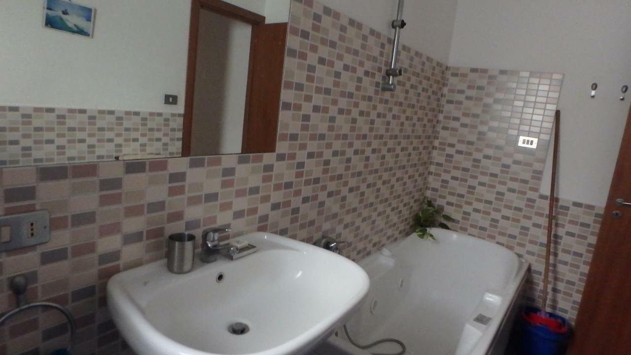 Camera Silenziosa Con Bagno Privato In Centro Citta Hotel Palermo Luaran gambar